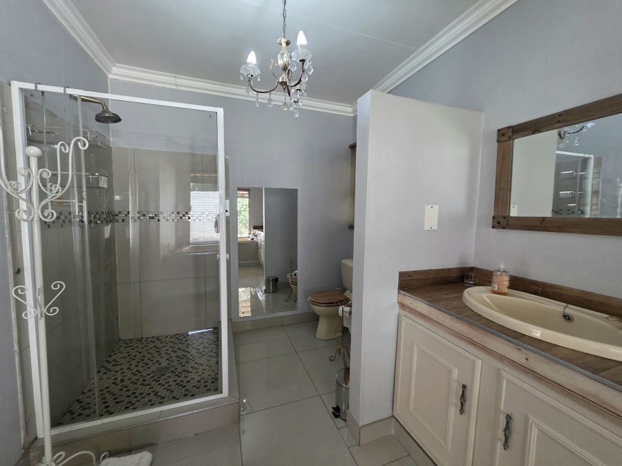 7 Bedroom Property for Sale in Jim Fouchepark Free State